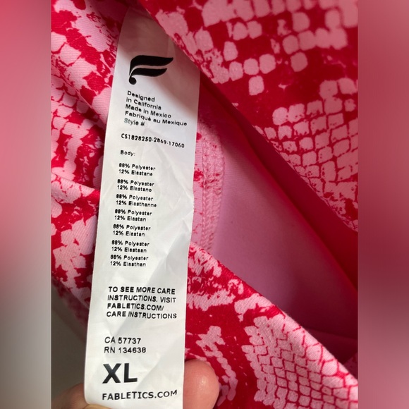 Never Worn Fabletics Define Powerhold Capri Leggings in Pink Persimmon Python - Picture 7 of 11